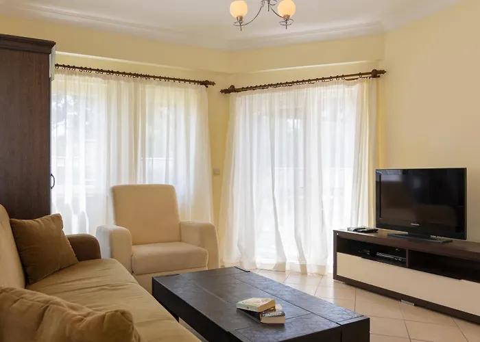 Resort Apollonium Bozbuk *